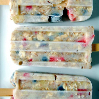 Mixed Berry Overnight Oat Breakfast Popsicles
