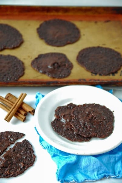 Mexican Chocolate Brownie Cookies//heartofabaker.com